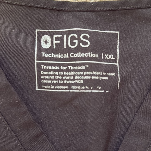 Figs black vneck scrub top Sz XXL - Picture 2 of 3
